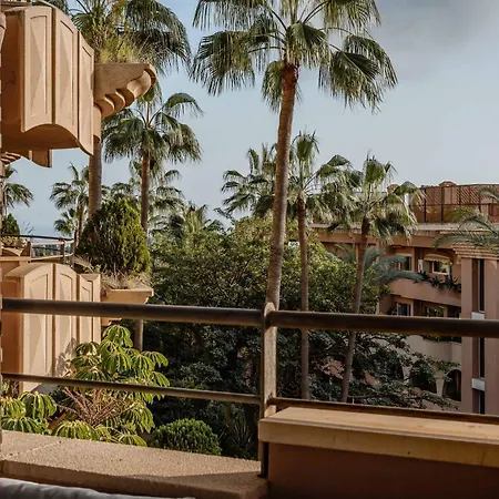 Magna Puerto Banus Family Only Apartmán *