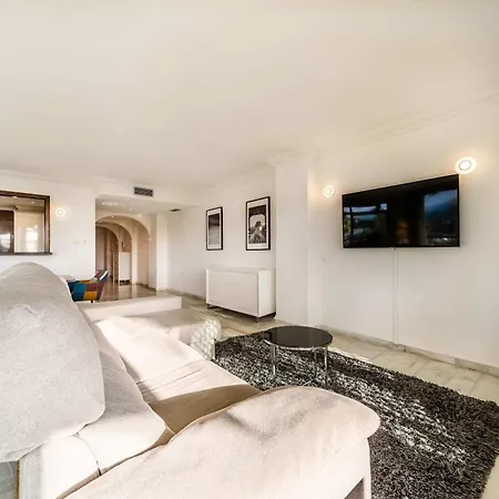 Magna Puerto Banus Family Only Apartment *