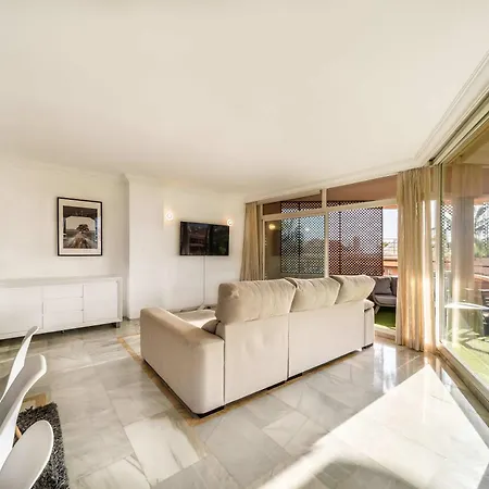 Magna Puerto Banus Family Only Apartment