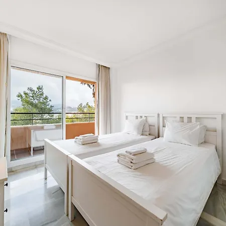 Magna Puerto Banus Family Only Апартаменти Марбелья