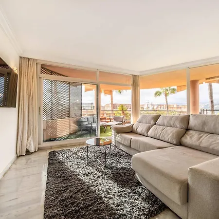 Magna Puerto Banus Family Only *