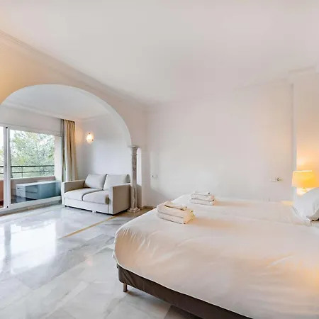 Apartment Magna Puerto Banus Family Only