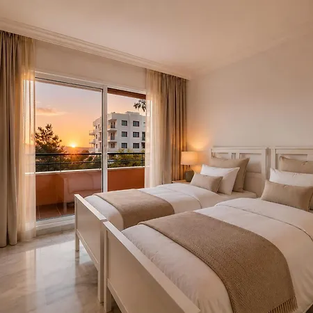 Magna Puerto Banus Family Only Διαμέρισμα *
