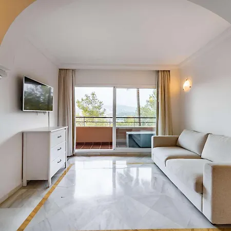 Magna Puerto Banus Family Only Марбелья