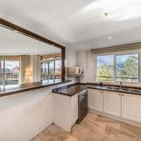 Magna Puerto Banus Family Only Апартаменти *