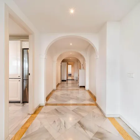 Magna Puerto Banus Family Only Марбелья